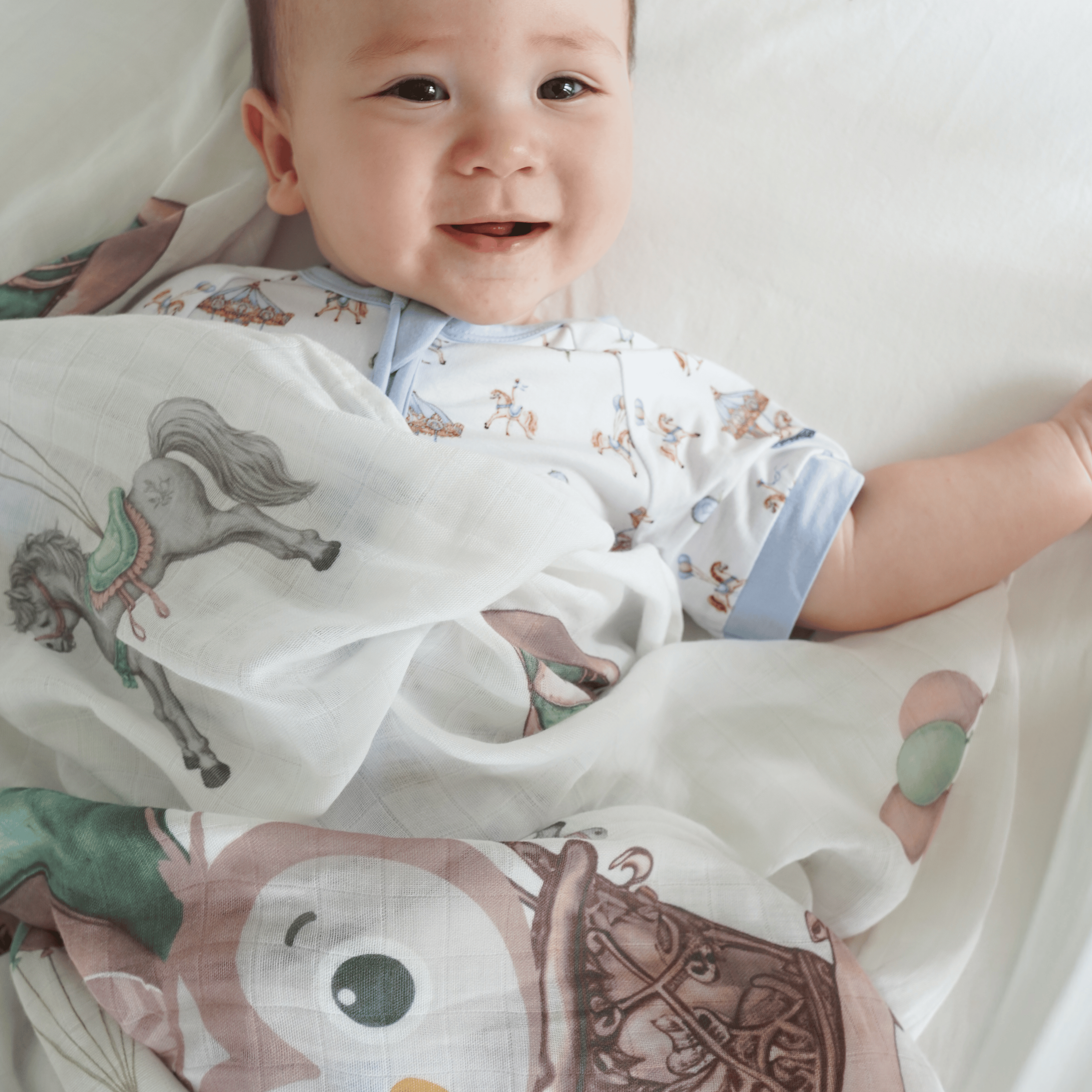 Owl Voyage Swaadle, Bib and Pillow Combo