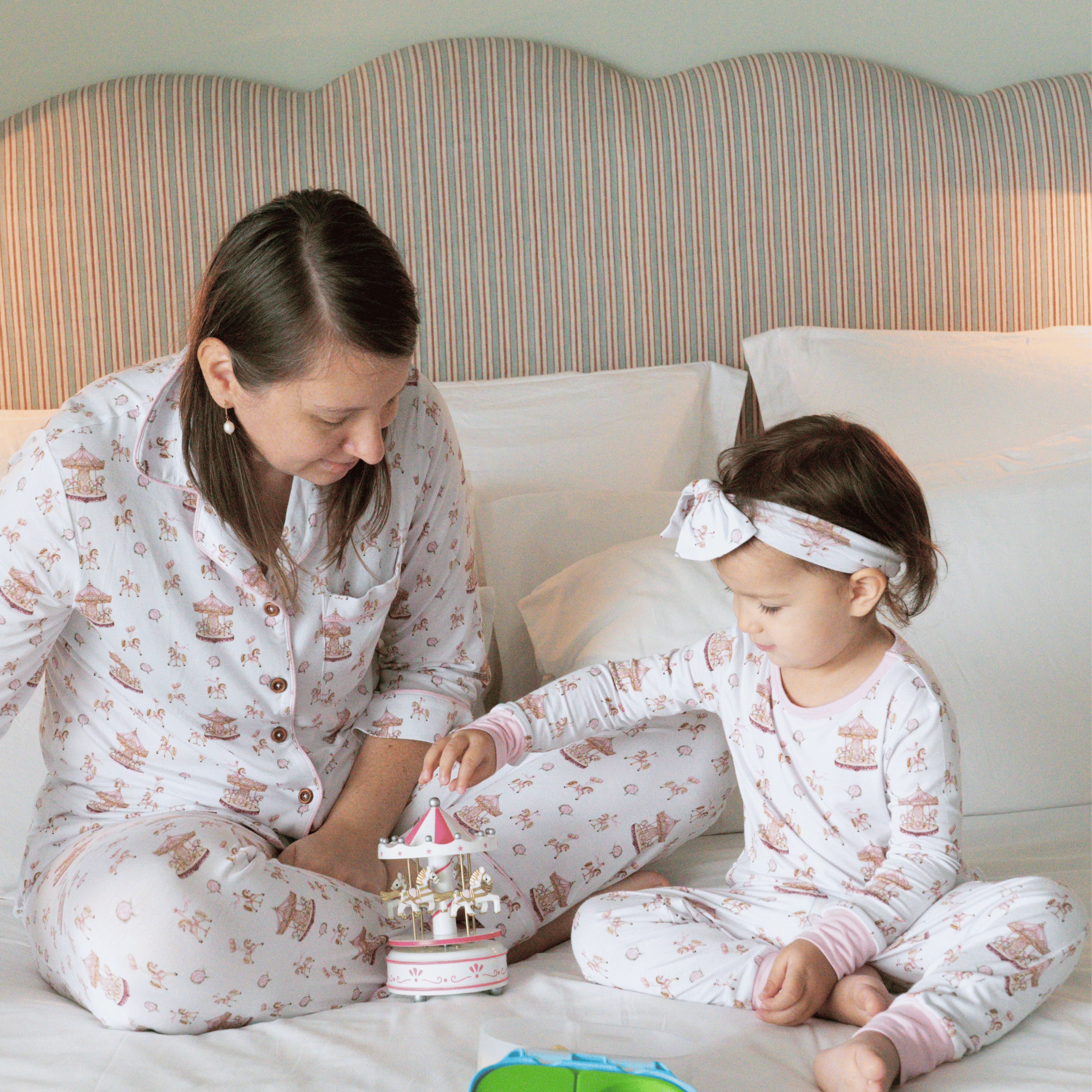 Carousel Blue Long Selvees Zipper and Rose Pyajama Set
