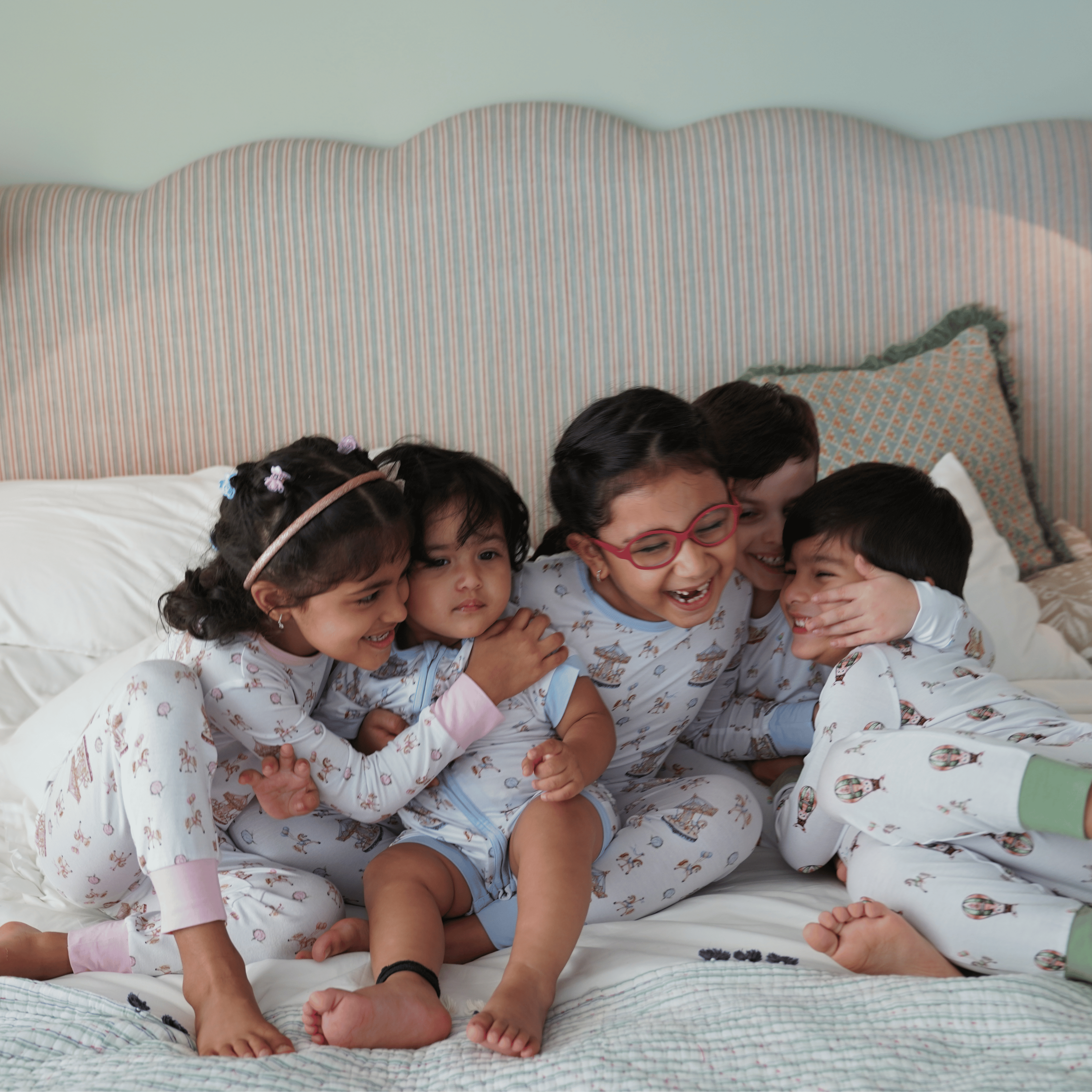Carousel Blue Long Selvees Zipper and Rose Pyajama Set